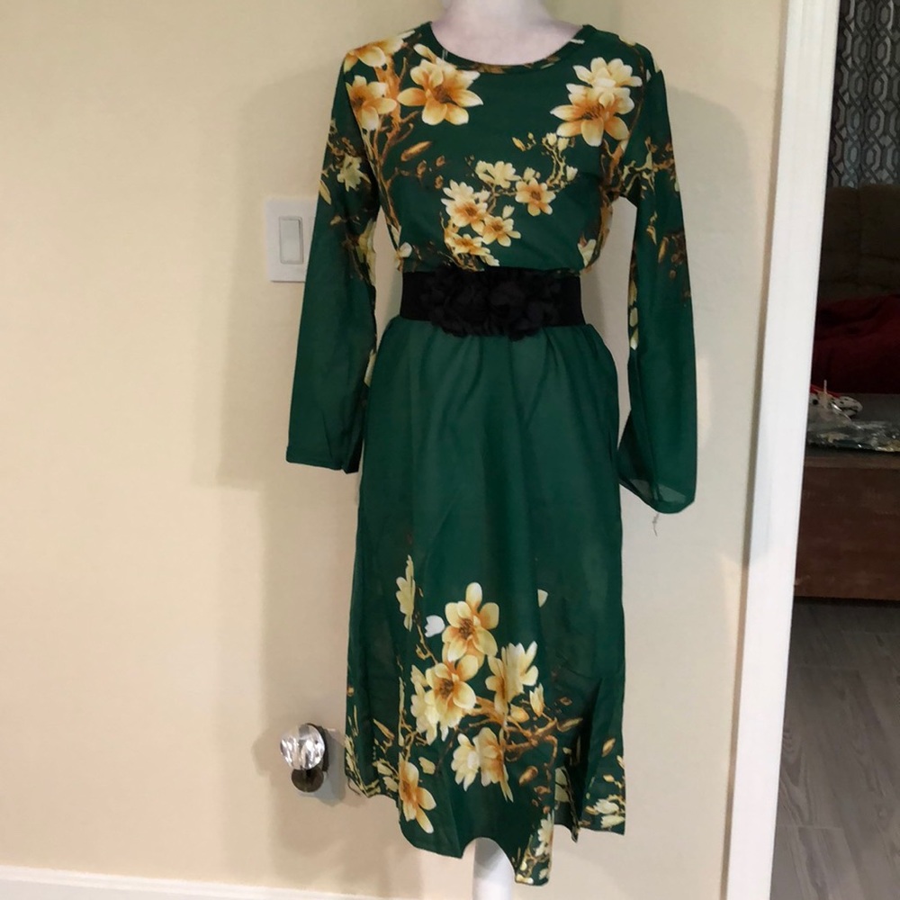 Floral midi with stretch belt - Picture 3 of 10